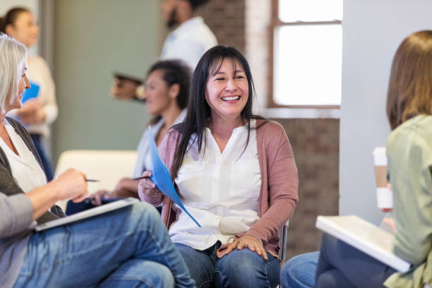 Une éducatrice qui parle d'une étude de cas TDAH et autiste.